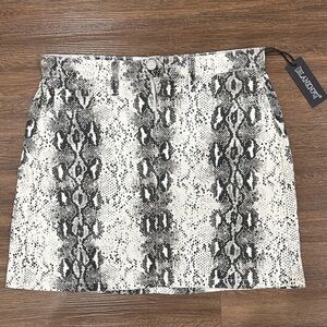 Blank NYC Monochrome Snake Print A-Line Skirt